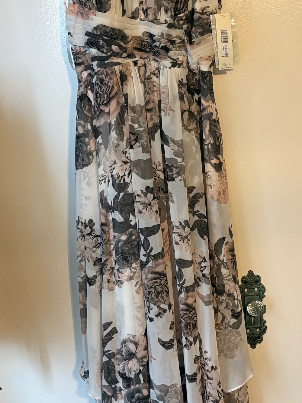 NWT Floral Chiffon Maxi Dress in Soft Gray & Blush - Picture 7 of 8